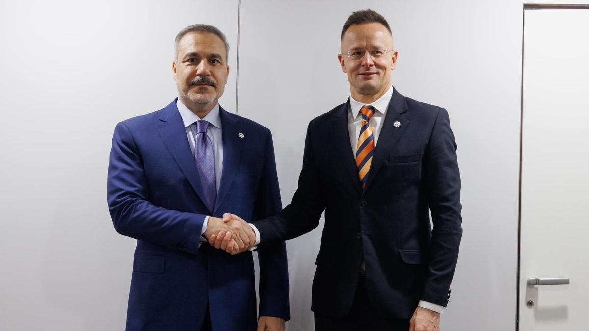 Hakan Fidan Macaristan Peter Szijjarto fotoraflar resimleri