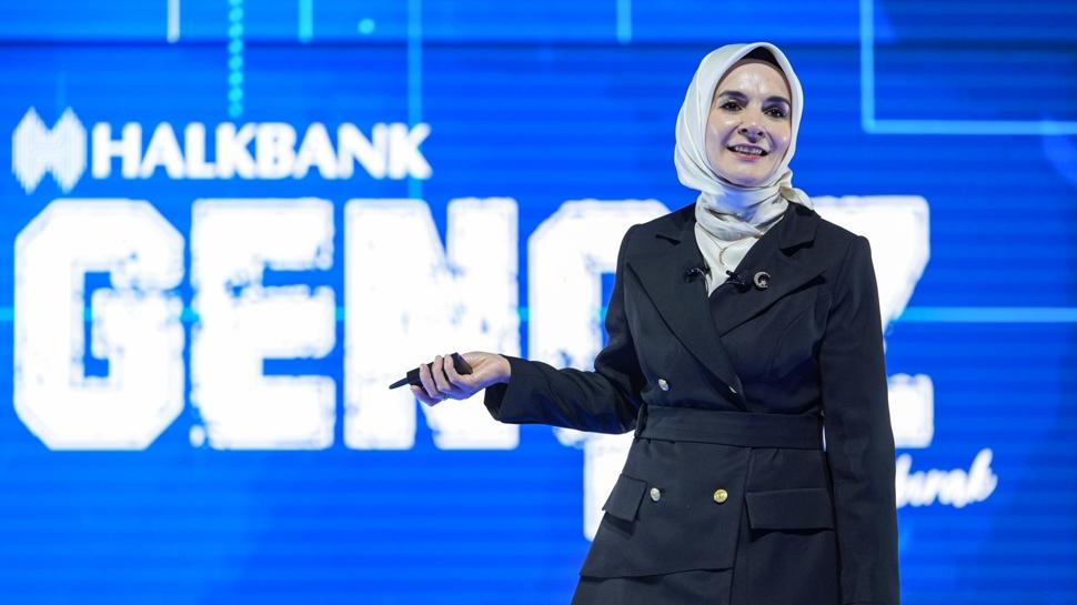 Bakan Göktaş'tan gençlere kimlik ve aidiyet vurgusu: Ailenizi, inancınızı ve köklerinizi unutmayın