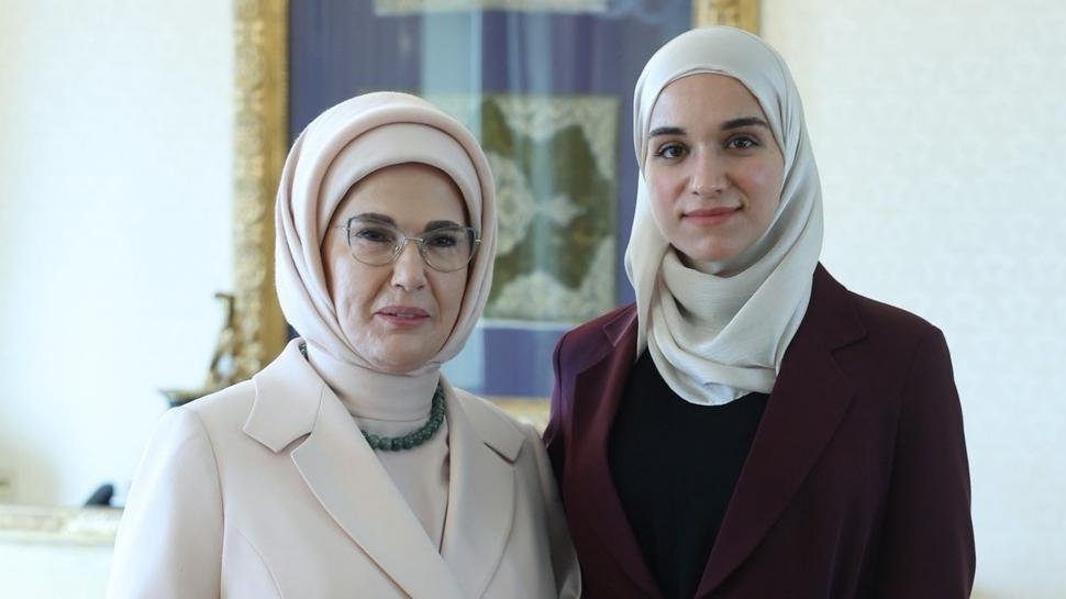 Emine Erdoğan, Suriye Cumhurbaşkanı Şara'nın eşi Latife El Durubi ile görüştü