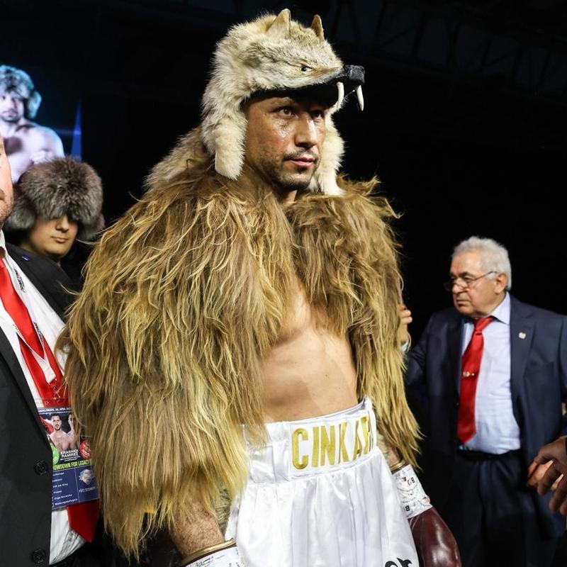 Hseyin Cinkara Avustralyal dnya ampiyonu Jai Opetaia'ya kar ringe kyor