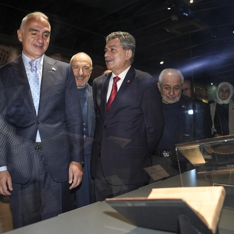 Mana ve Nak: Mzehhep Mesneviler Yazma Eser Sergisi Rami Ktphanesi'nde kaplarn at