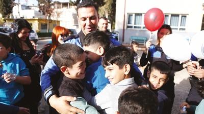 Ayn hayatn farkl iekleriyiz'