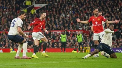 Manchester United'dan evinde bir puan kayb daha