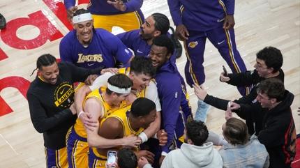 Los Angeles Lakers, Toronto Raptors'� son saniye ��l���yle yendi