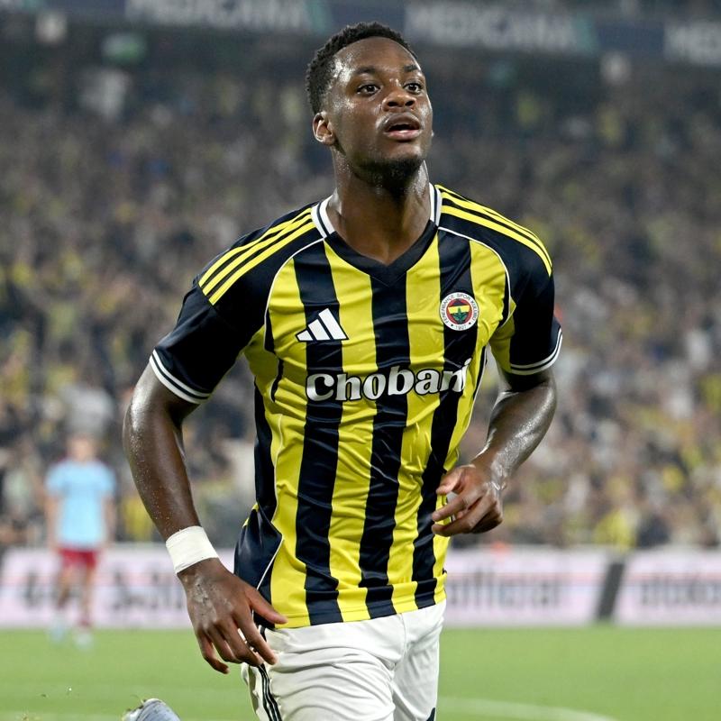 UEFA'dan k�t� haber! Jhon Duran'�n cezas� belli oldu