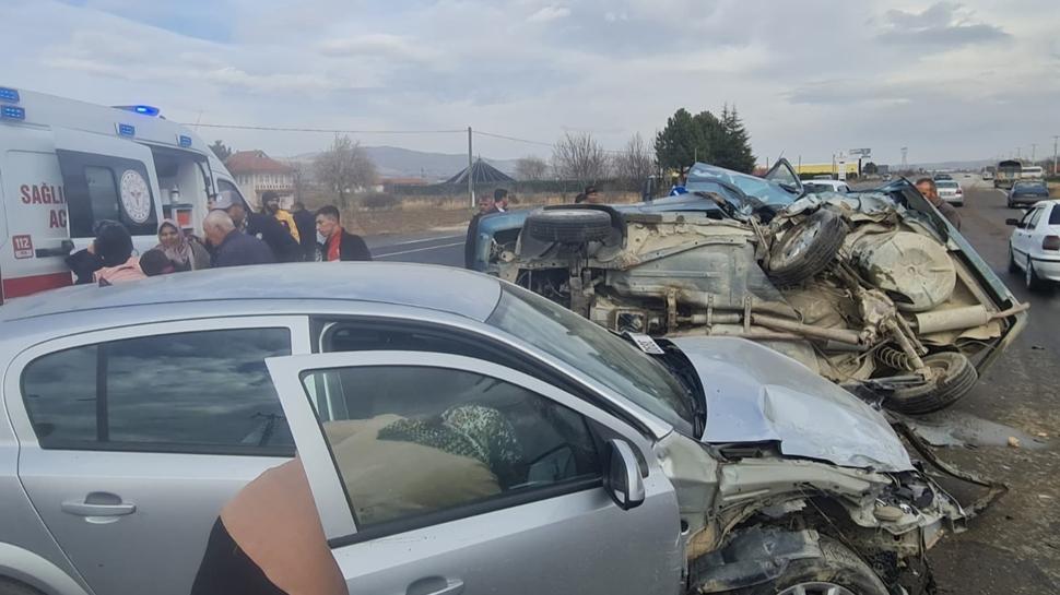 Afyonkarahisar'da feci kaza: 7 kişi yaralandı