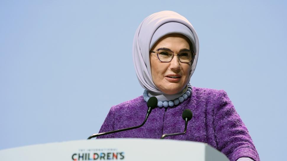 Emine Erdoğan, Dijital Dünyada Çocuk Hakları Sözleşmesi'ni imzaladı