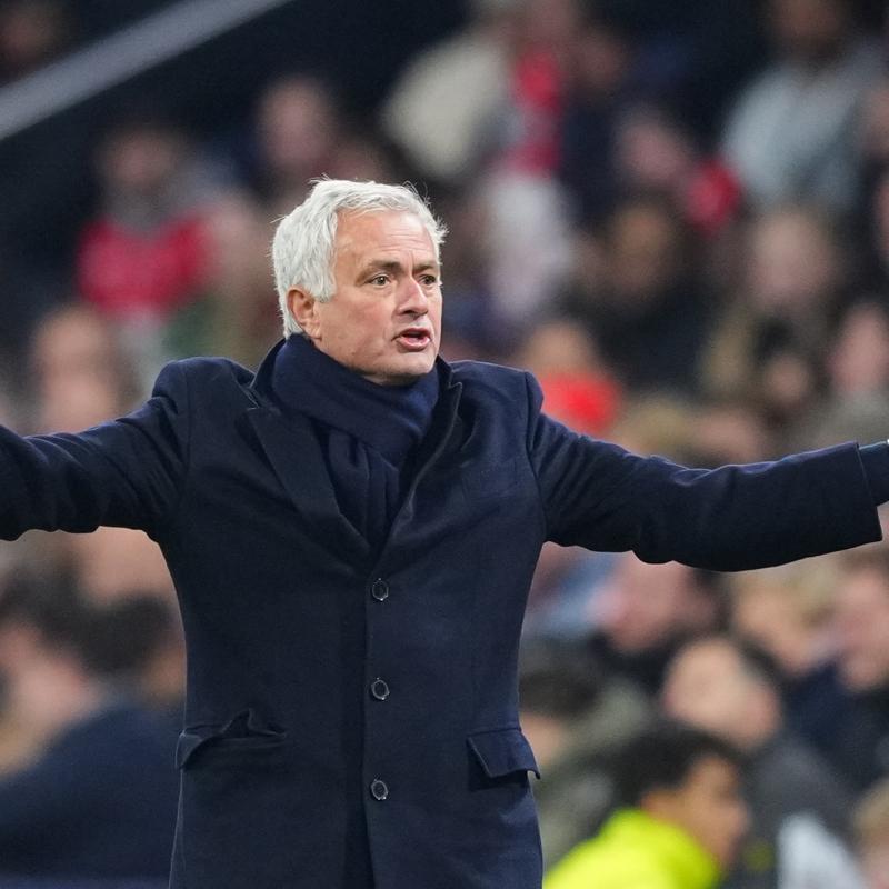 Jose Mourinho derbide 2 puan brakt