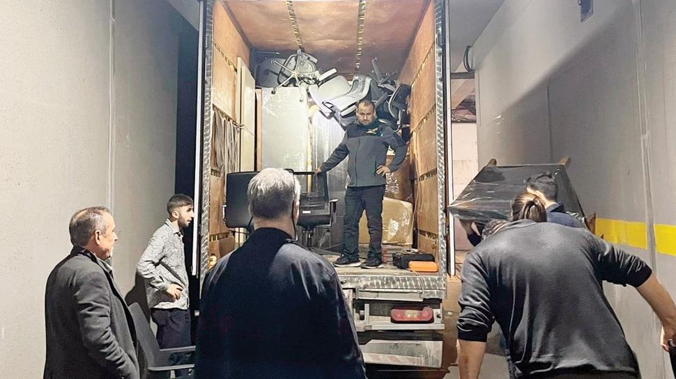 Makam odasndaki eyalara el konuldu