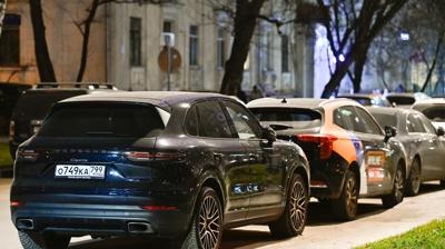 Rusya'da ayn anda yzlerce ara kilitlendi: Srcler zor anlar yaad