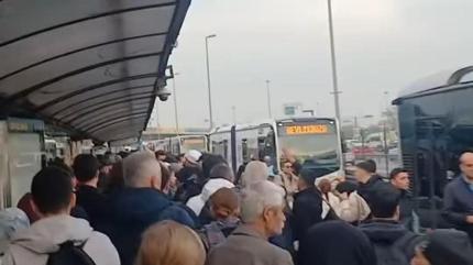 Baygnlk geiren ocuk, yanaan metrobsn altnda kald: Tedavisi sryor