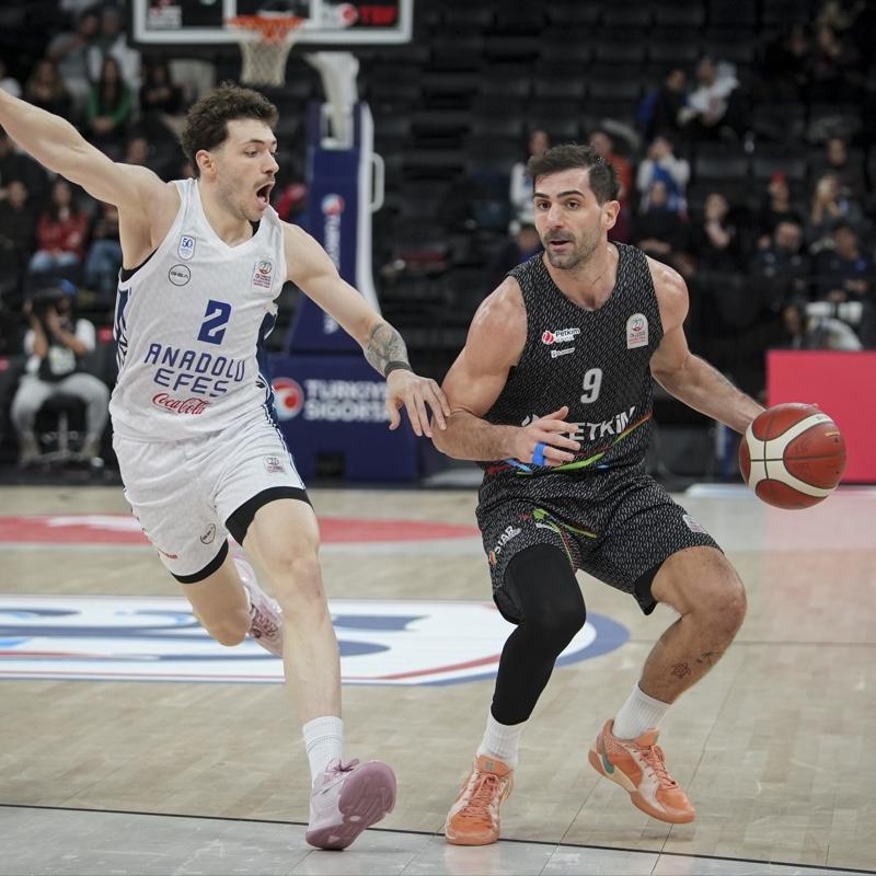 Anadolu Efes'te d sryor! Ligde st ste 4. malubiyet