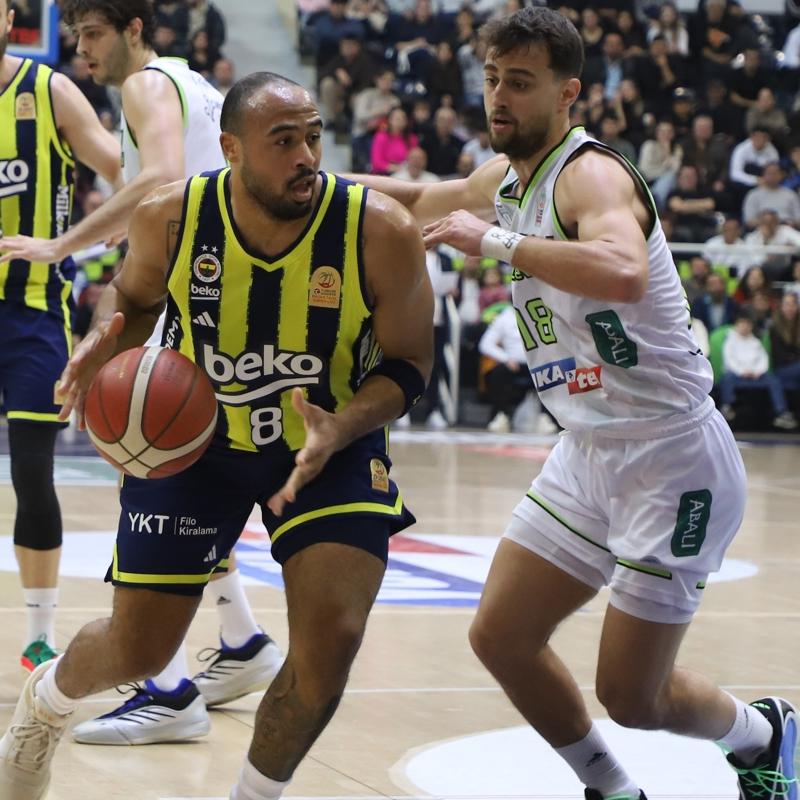 Fenerbah�e Beko deplasmanda farkl� kazand�