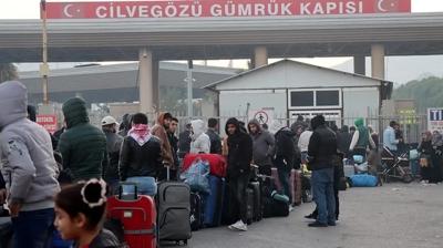 Baas rejimi keli 1 yl oldu: Suriyeliler akn akn evlerine dnyor