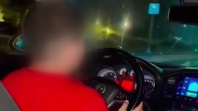 Esenyurt'ta akl almaz grntler: Kk ocuk direksiyonda, aile  yolcu koltuunda