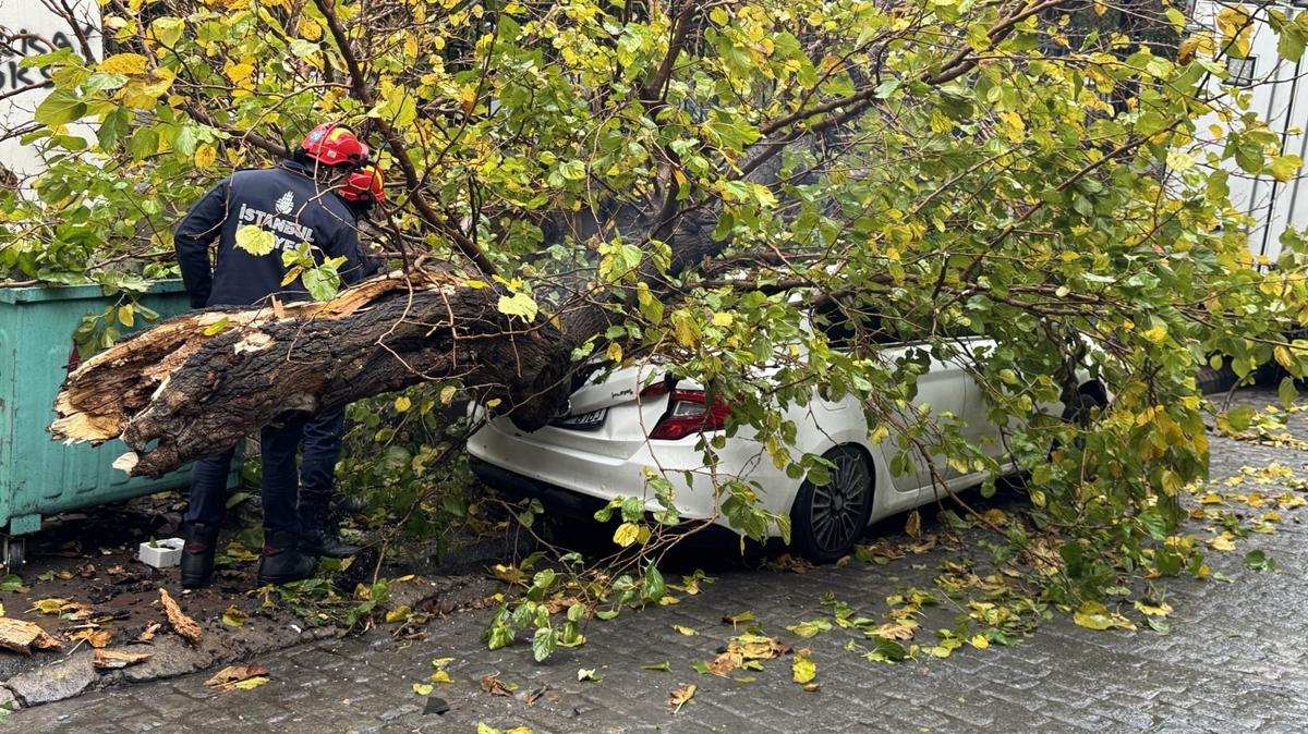 otomobil kaza itfaiye mdahale aa devrildi fotoraflar resimleri