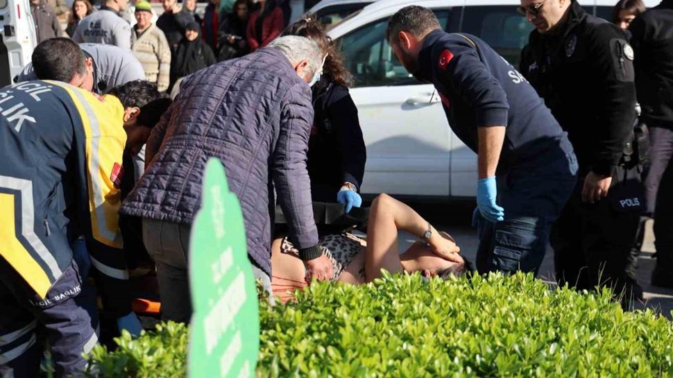 Aydın'da boşanma kavgası kanlı bitti: Kadın sırtından bıçaklandı