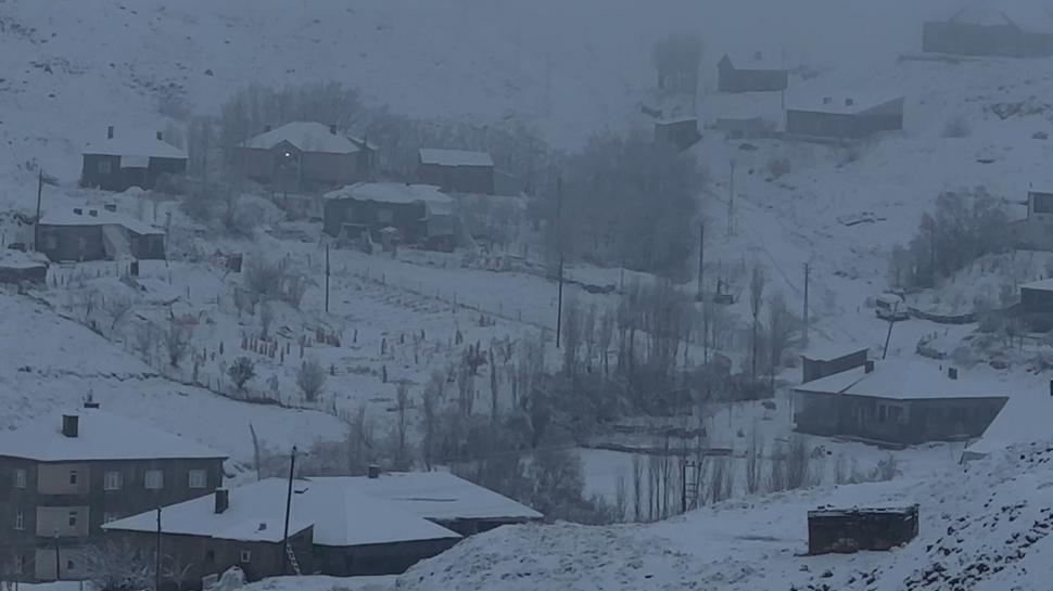 Bölgede kar kuşatması! 62 yerleşim yerine ulaşılamıyor