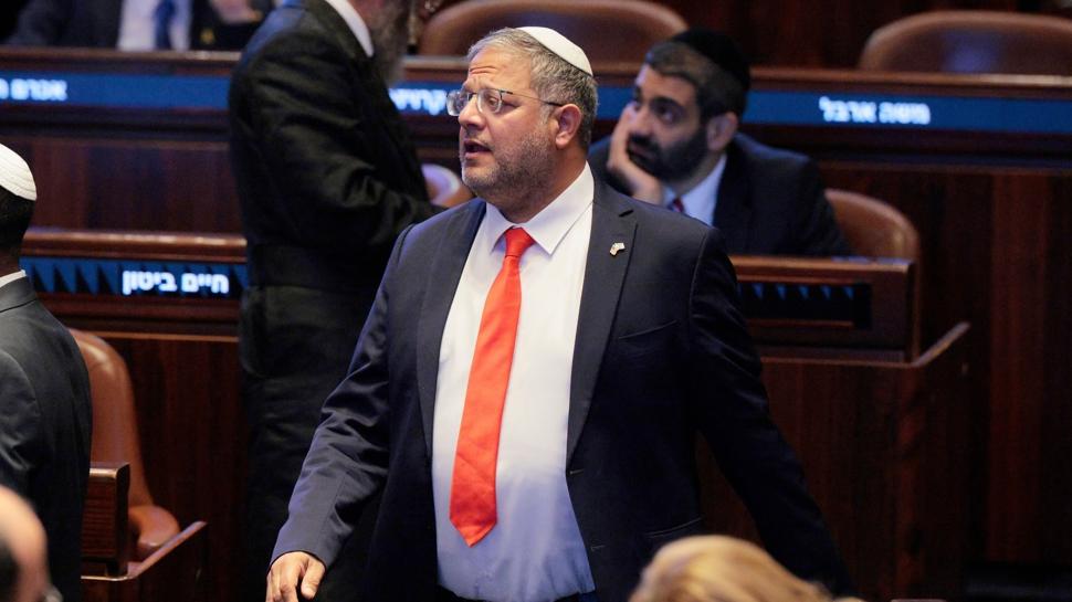 İsrailli bakandan alçak provokasyon... "Yağlı urgan" rozeti taktı