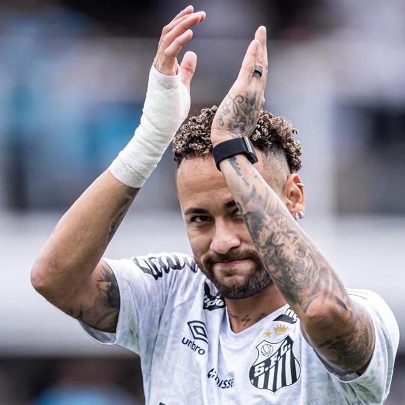 Neymar, Santos'u kmede tuttu!