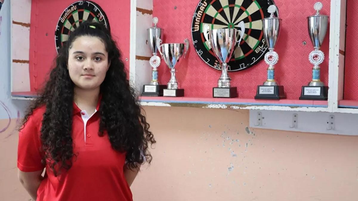 Zehra Gemi Kzlar Dnya Dart Rebecca Allen fotoraflar resimleri