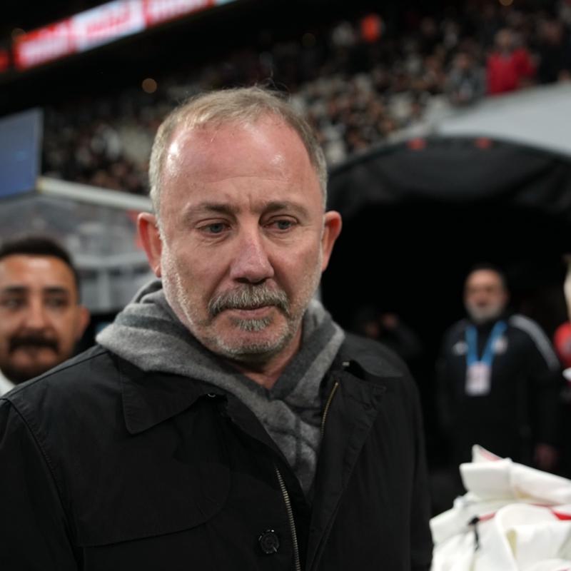 Taraftardan istifa ars! Sergen Yaln ve ynetime tepki