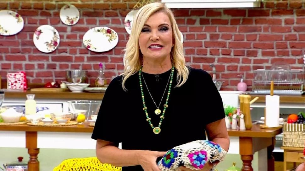 Tartışma yeniden alevlendi: Derya Baykal, İsmail Dümbüllü'nün kavuğu için öyle bir şey söyledi ki!