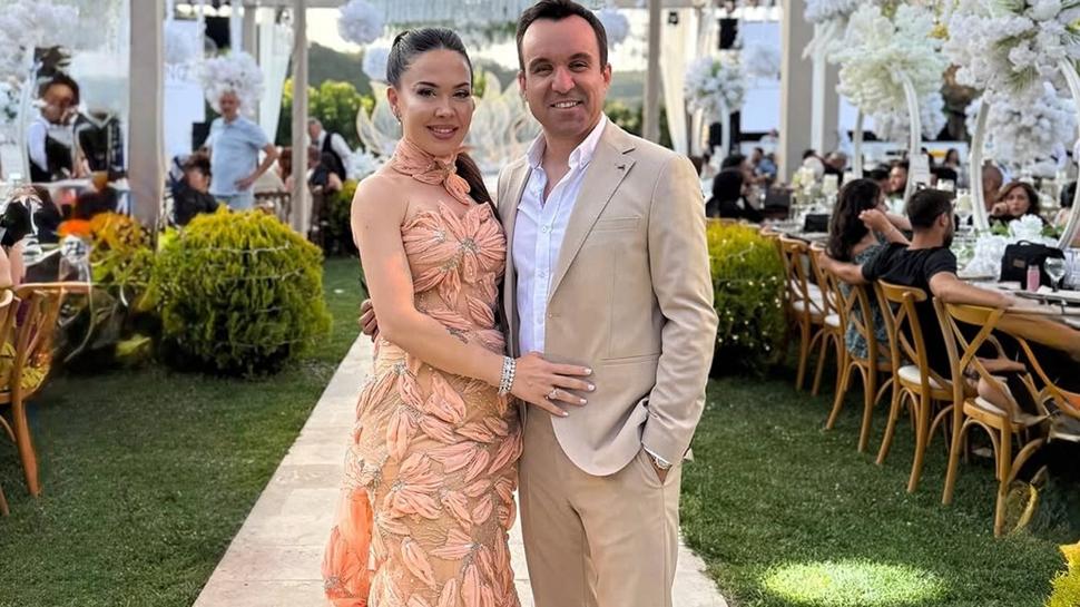 'Aylık gelirim 100 bin lira' diyen Özlem Altınok Öz yine şaşırtmadı! Kilo kilo altınlarını paylaştı