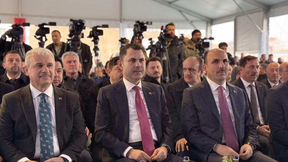 Bakan Kurum'a fahri doktora unvanı verildi