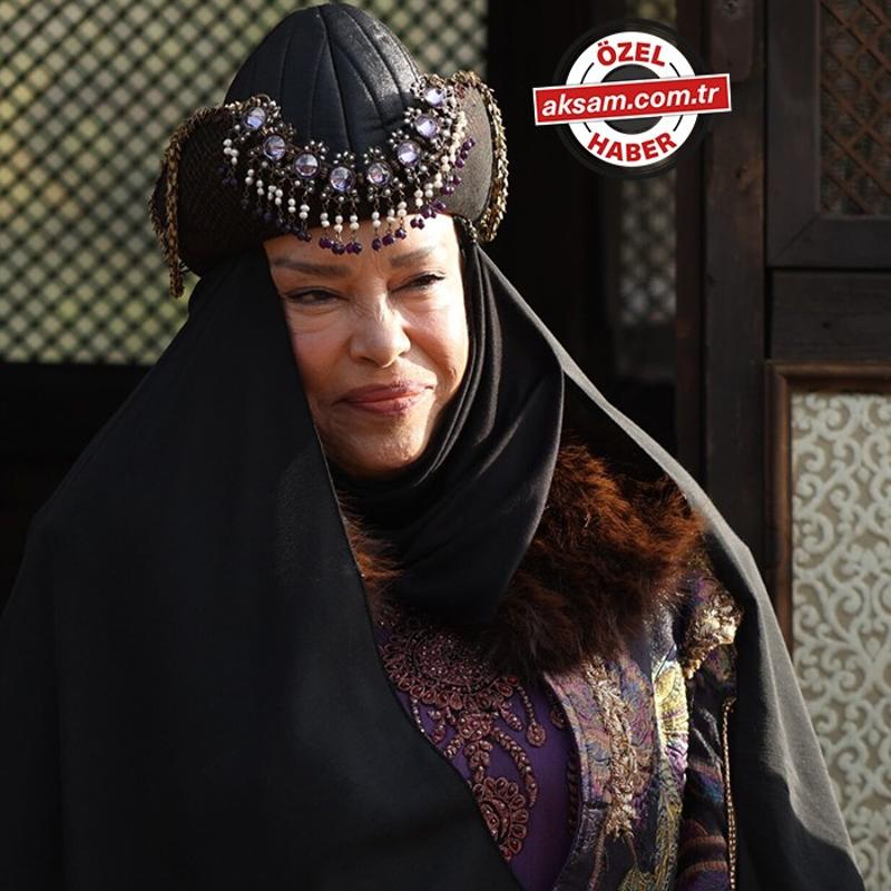 Sessizliini bozdu: Yznde estetik var m?