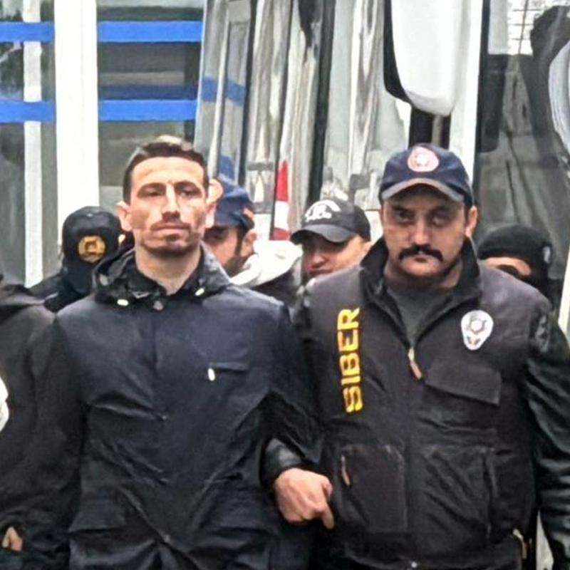 Mert Hakan: Bahis deil slot oynadm