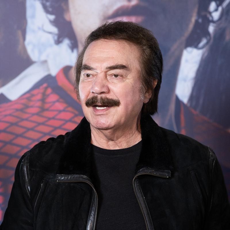 Hayat film oluyor! Genliini canlandracak kii...