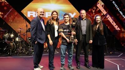 RE:PLAY oyun turnuvasnn final gecesi gerekleti