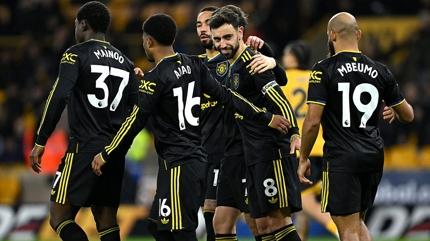 Manchester United deplasmanda 4 golle galip