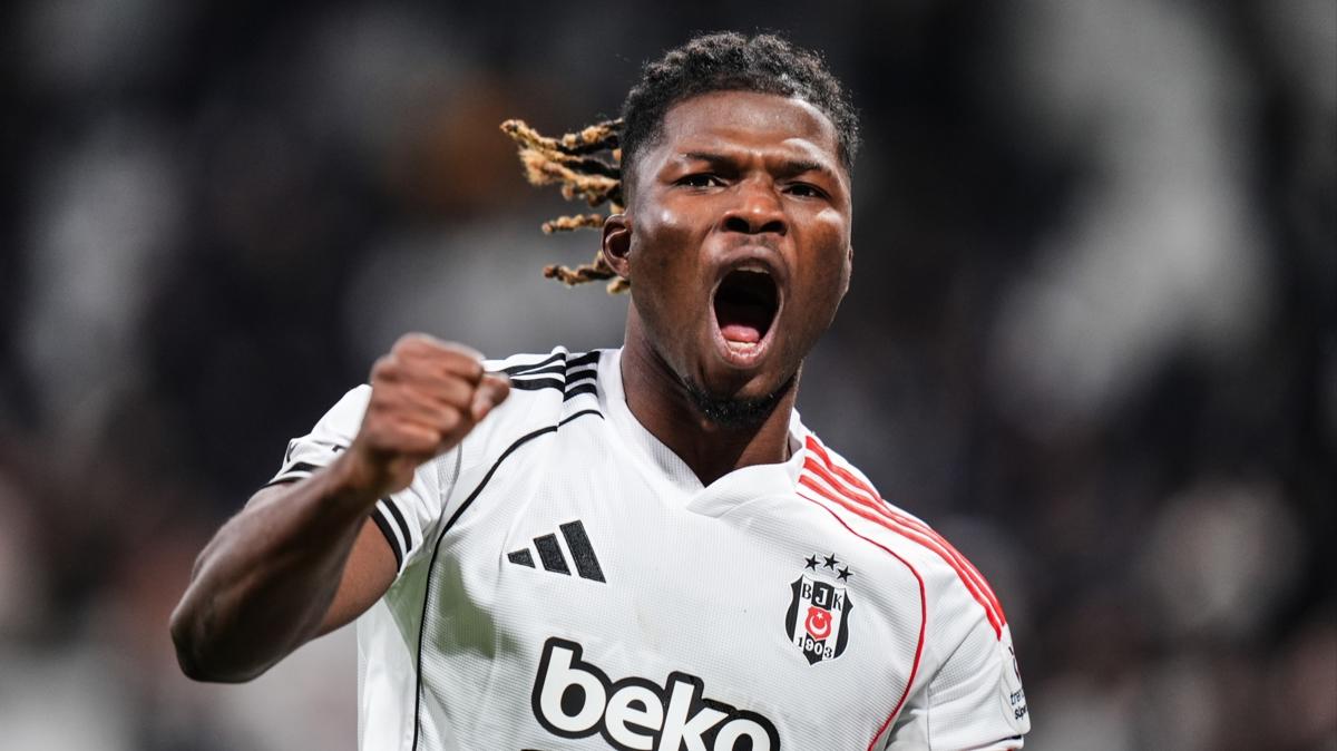 El Bilal Toure Beikta Gol Kral fotoraflar resimleri