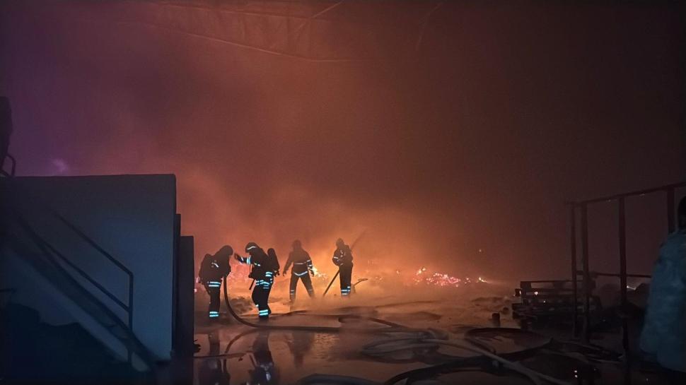 Gaziantep'te ambalaj fabrikasında yangın... Alevler kontrol altına alındı