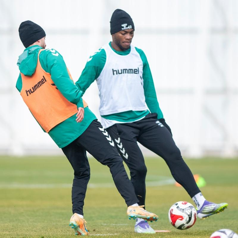 Konyaspor'da Fenerbahe ma mesaisi devam etti