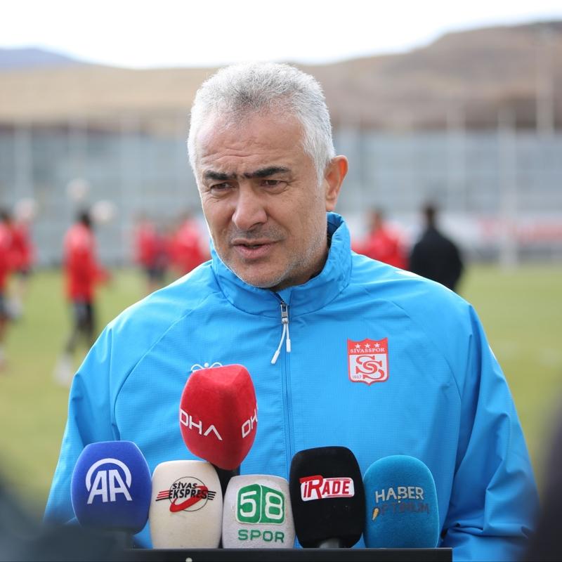 Sivasspor'da hedef net: lk yary play-off izgisine yakn bitirmek