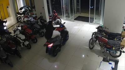 Galeriden beendikleri 4 motosikleti byle aldlar