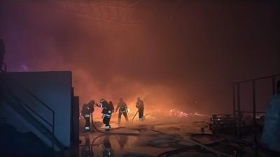 Gaziantep'te ambalaj fabrikasnda yangn... Alevler kontrol altna alnd