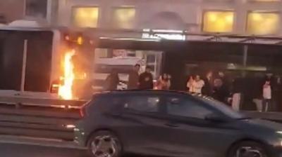 ETT'de artmayan manzara! Metrobs alevlere teslim oldu