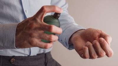 Parfüm sıkan baksın! Bu yöntemle kalıcı etkisi artıyor