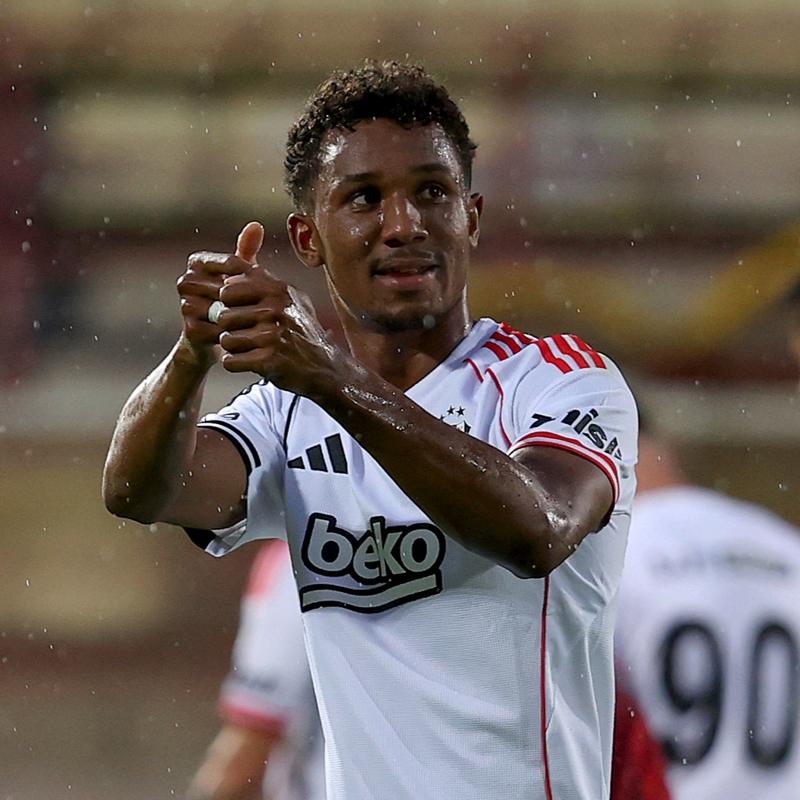 Beikta'ta Uduokhai defteri kapanyor