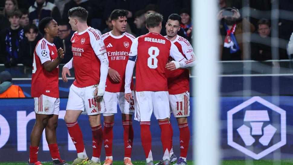 Devler Ligi'nde lider Arsenal, durdurulamıyor