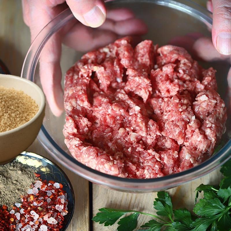 Kfte harcna yumurta m galeta unu mu katlmal? Hangisi daha iyi? Mutfak tartmasna son!