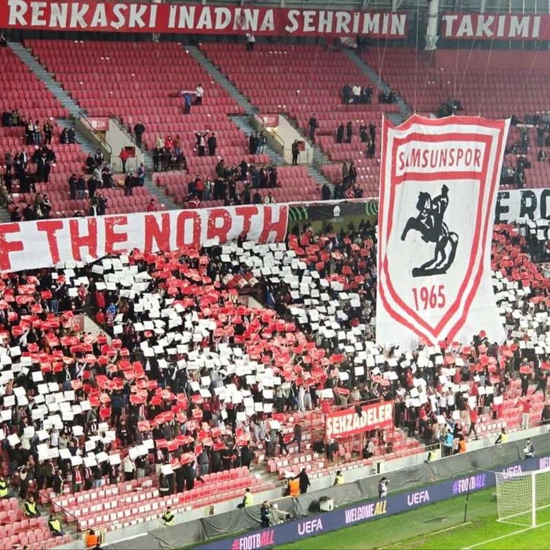 Samsunspor taraftarndan AEK mana zel koreografi