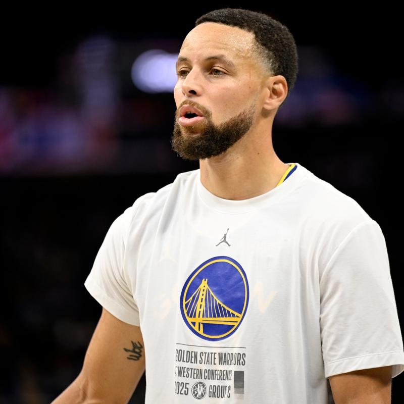 Stephen Curry parkelere geri d�n�yor