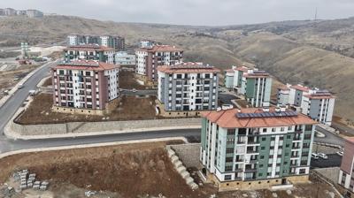 Asrn inasnda depremin yaralar sarlyor: Elaz'da 12 bin konutun inas yapld