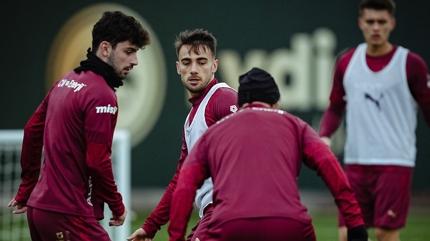 Galatasaray, Antalyaspor mesaisine ba�lad�