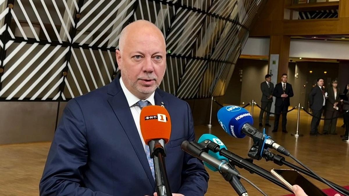 Bulgaristan Babakan Rosen Jelyazkov gven oylamas fotoraflar resimleri